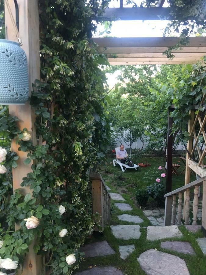 My Garden Hotel Tbilisi Luaran gambar